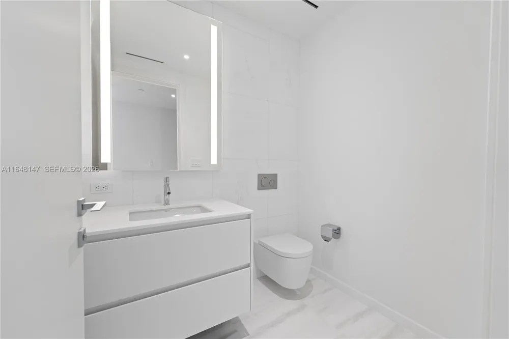300 Biscayne Blvd Way #4604 Miami, FL 33131