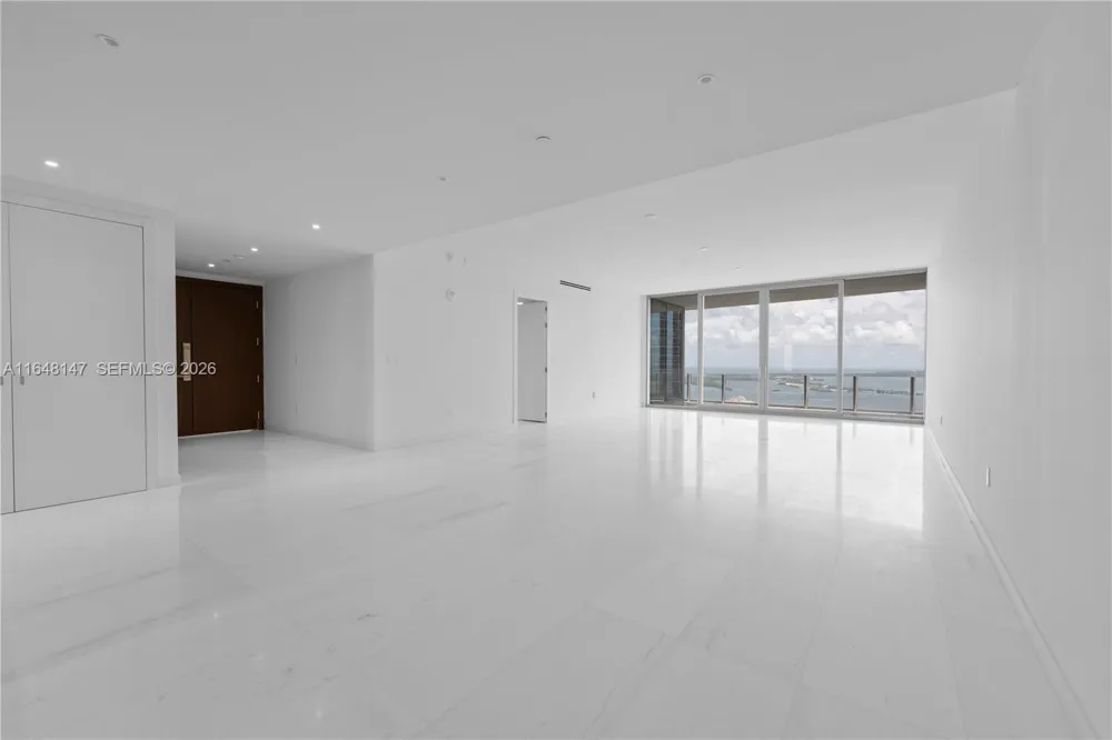 300 Biscayne Blvd Way #4604 Miami, FL 33131
