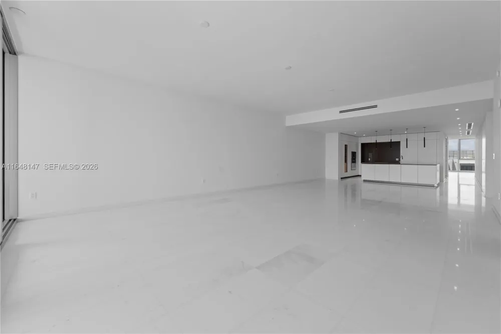 300 Biscayne Blvd Way #4604 Miami, FL 33131