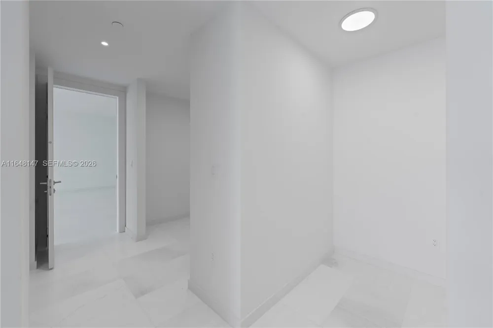 300 Biscayne Blvd Way #4604 Miami, FL 33131