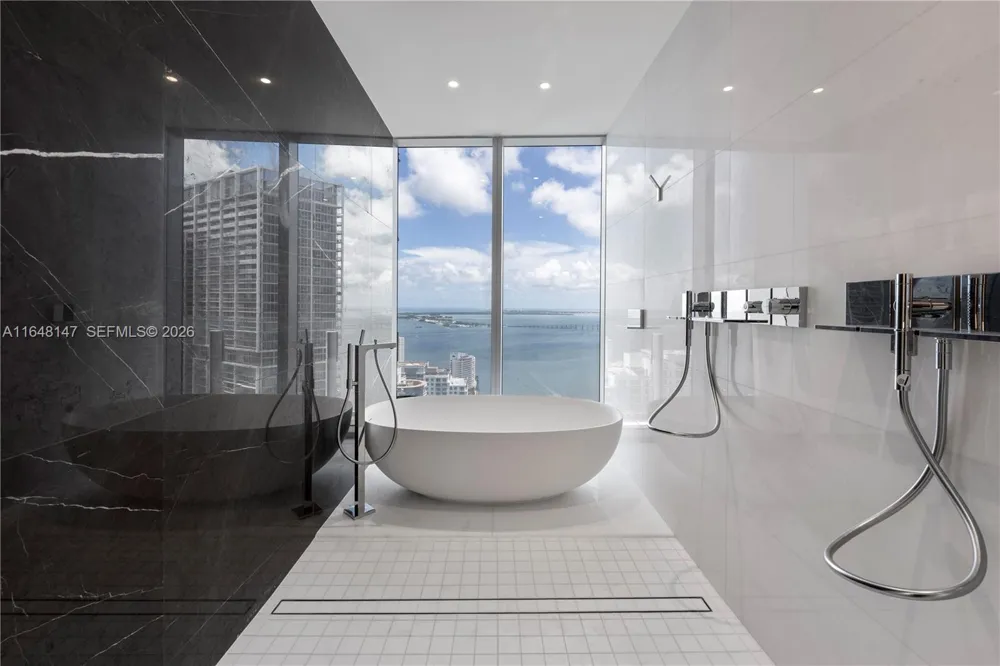 300 Biscayne Blvd Way #4604 Miami, FL 33131