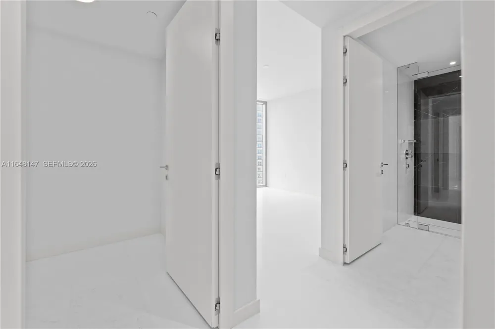 300 Biscayne Blvd Way #4604 Miami, FL 33131