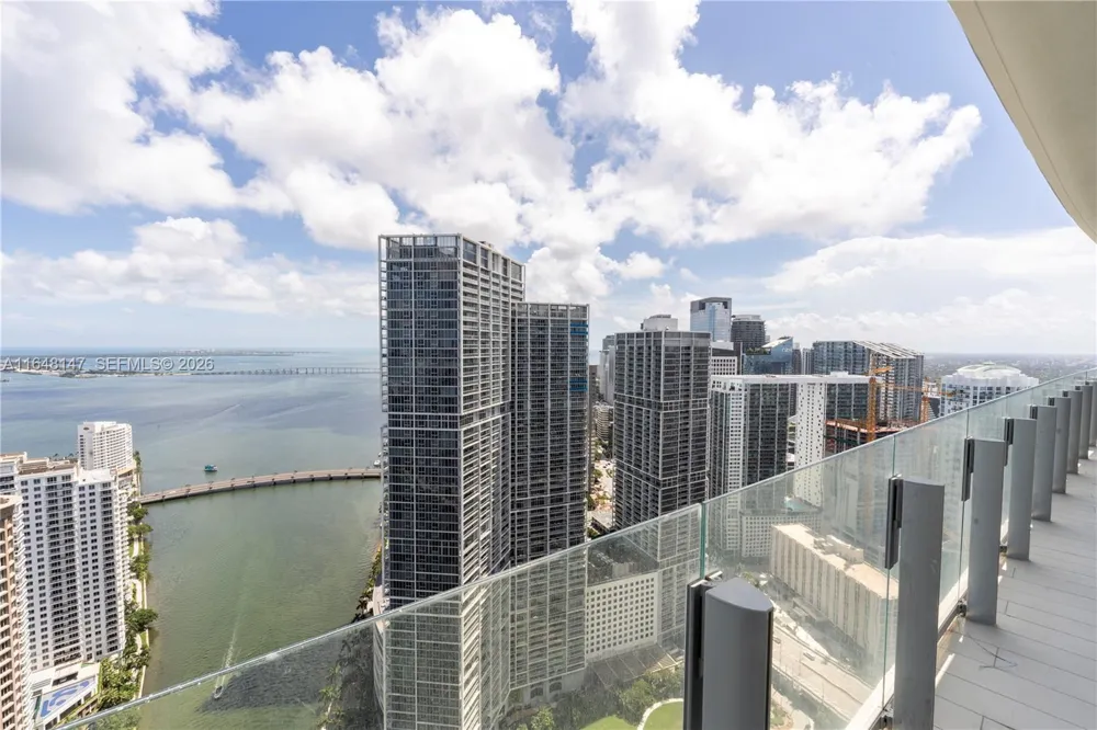 300 Biscayne Blvd Way #4604 Miami, FL 33131