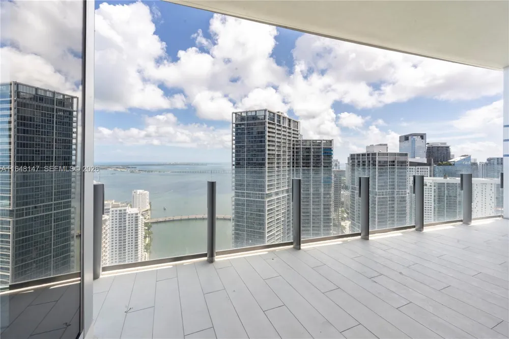 300 Biscayne Blvd Way #4604 Miami, FL 33131