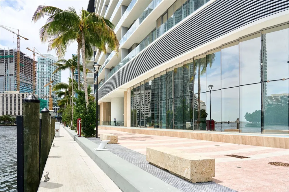 300 Biscayne Blvd Way #4604 Miami, FL 33131