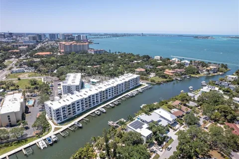 1709 TAMIAMI TRAIL #201