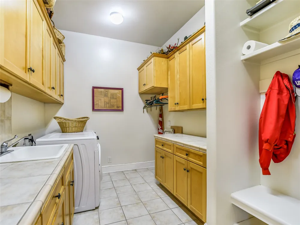 25909 Hamilton Pool Road Round Mountain, TX 78663