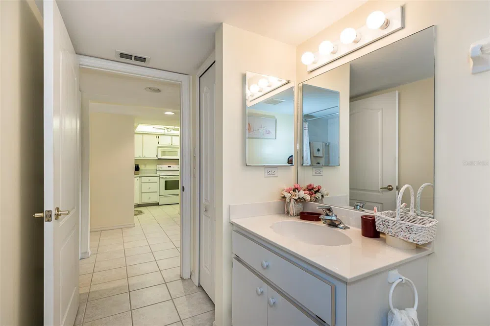 11644 EGRET CIRCLE #1303 Lake Suzy, FL 34269