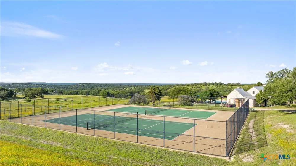 613 Cattle Creek Road Johnson City, TX 78636