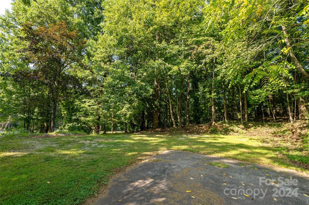 1925 Windsor Drive Laurel Park, NC 28739