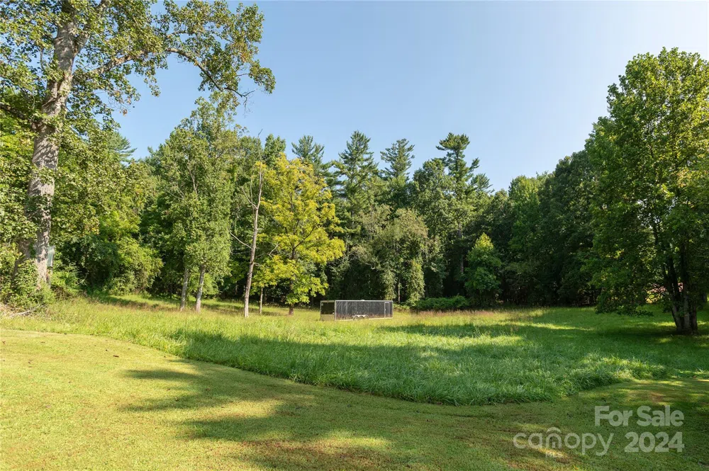 1925 Windsor Drive Laurel Park, NC 28739