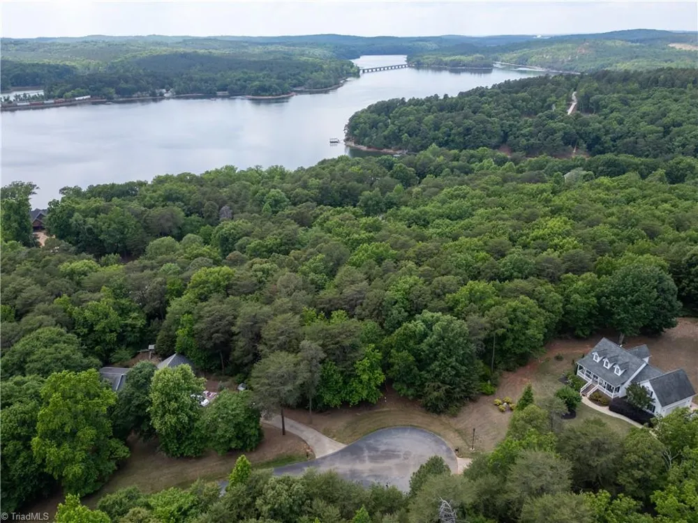 135 Deep Water Court New London, NC 28127