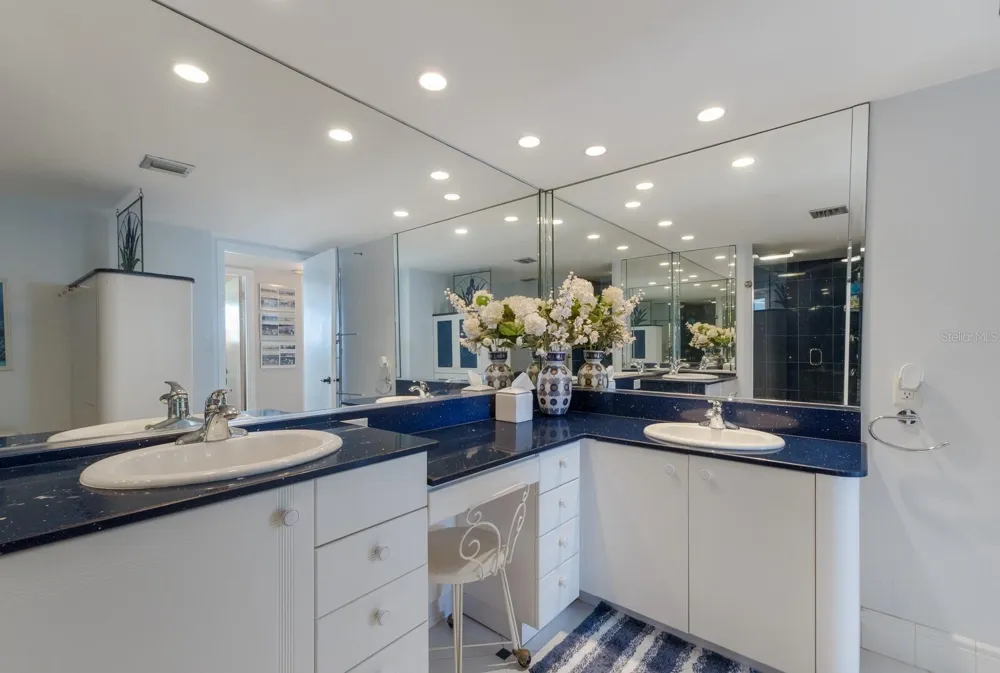4485 GULF OF MEXICO DRIVE #PH2 Longboat Key, FL 34228