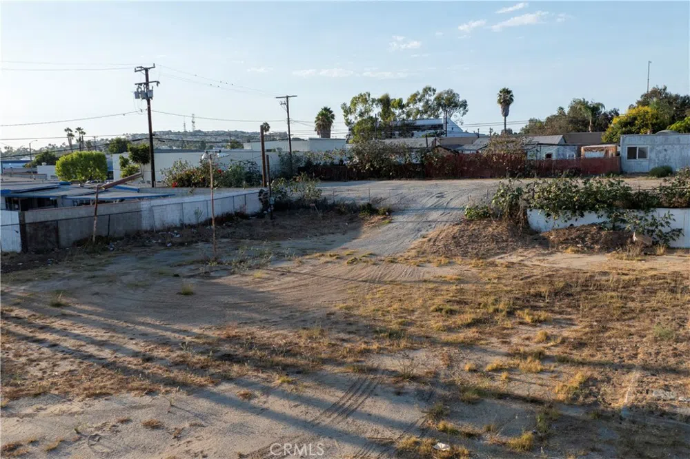 3527 Pacific Coast Hwy Signal Hill, CA 90755