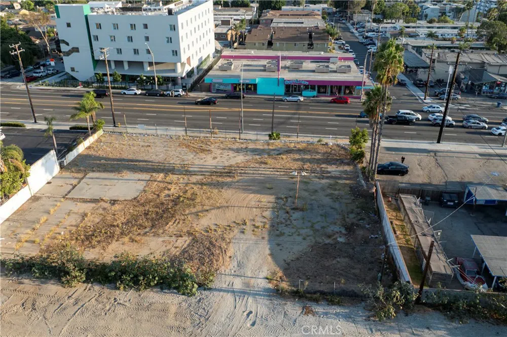 3527 Pacific Coast Hwy Signal Hill, CA 90755