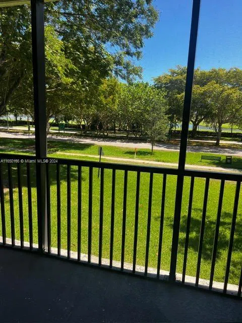 3475 Country Club Dr #204 Aventura, FL 33180