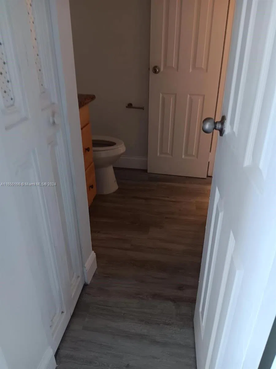 3475 Country Club Dr #204 Aventura, FL 33180