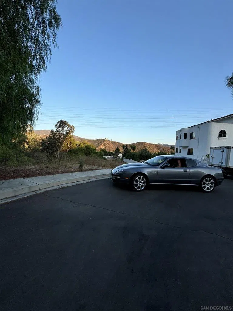 1819 Lola Lane El Cajon, CA 92019