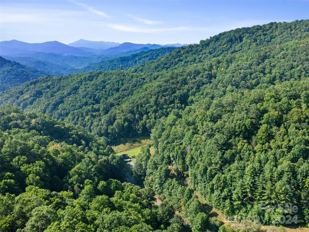 000 Byrd Creek Road Green Mountain, NC 28740
