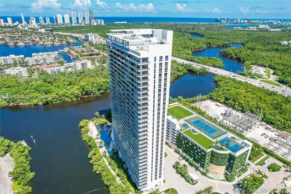 16385 Biscayne Blvd #1201 North Miami Beach, FL 33160