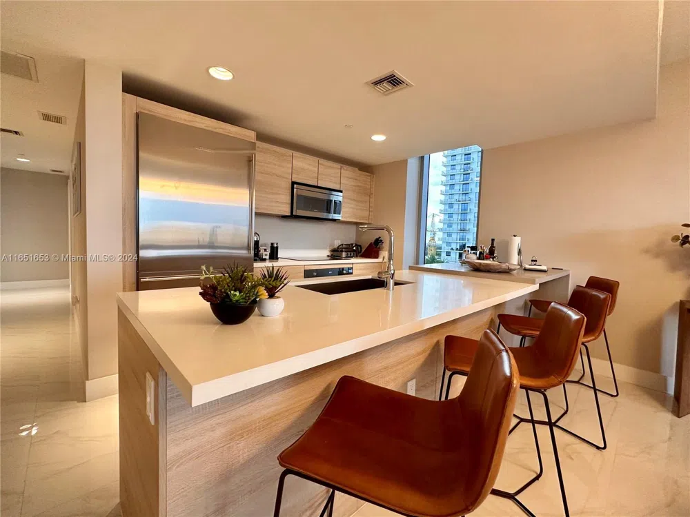 16385 Biscayne Blvd #1201 North Miami Beach, FL 33160