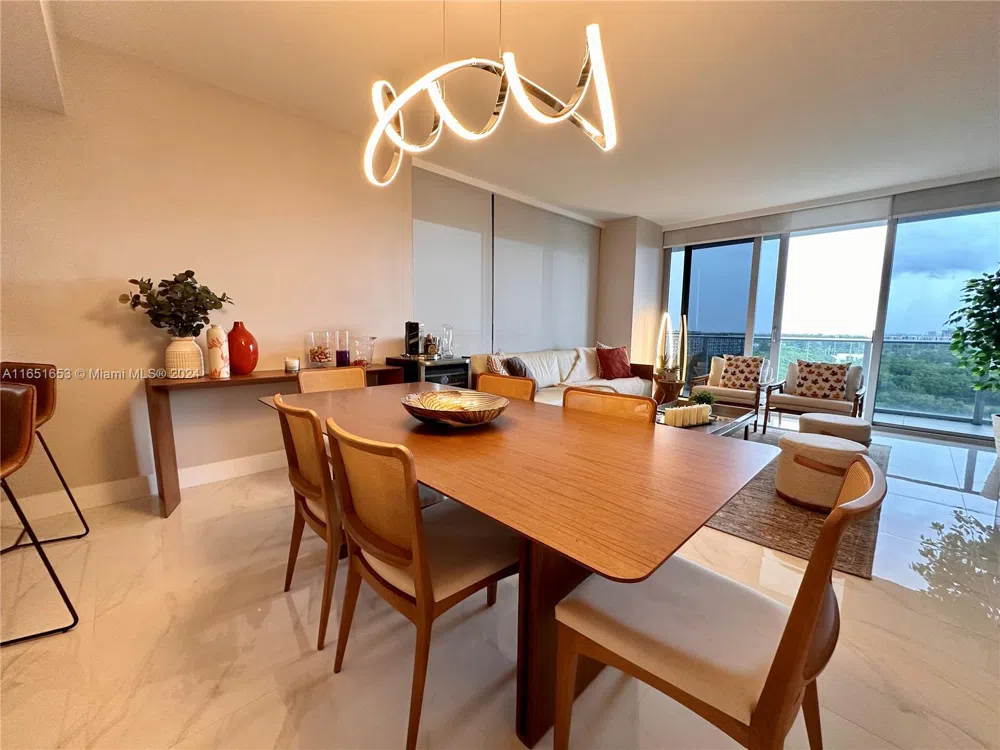 16385 Biscayne Blvd #1201 North Miami Beach, FL 33160