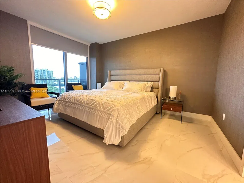 16385 Biscayne Blvd #1201 North Miami Beach, FL 33160