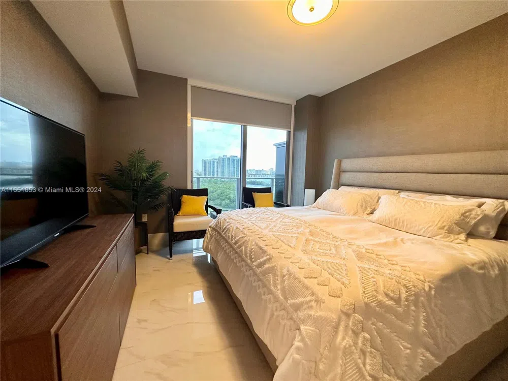 16385 Biscayne Blvd #1201 North Miami Beach, FL 33160