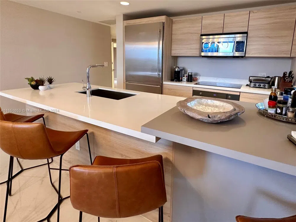16385 Biscayne Blvd #1201 North Miami Beach, FL 33160