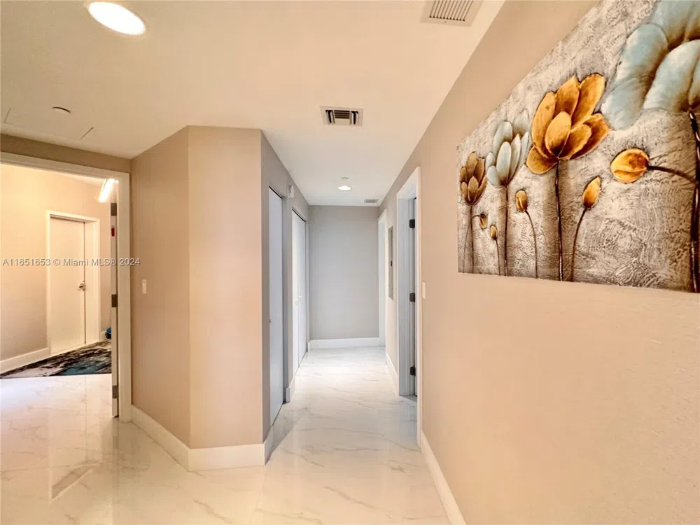 16385 Biscayne Blvd #1201 North Miami Beach, FL 33160