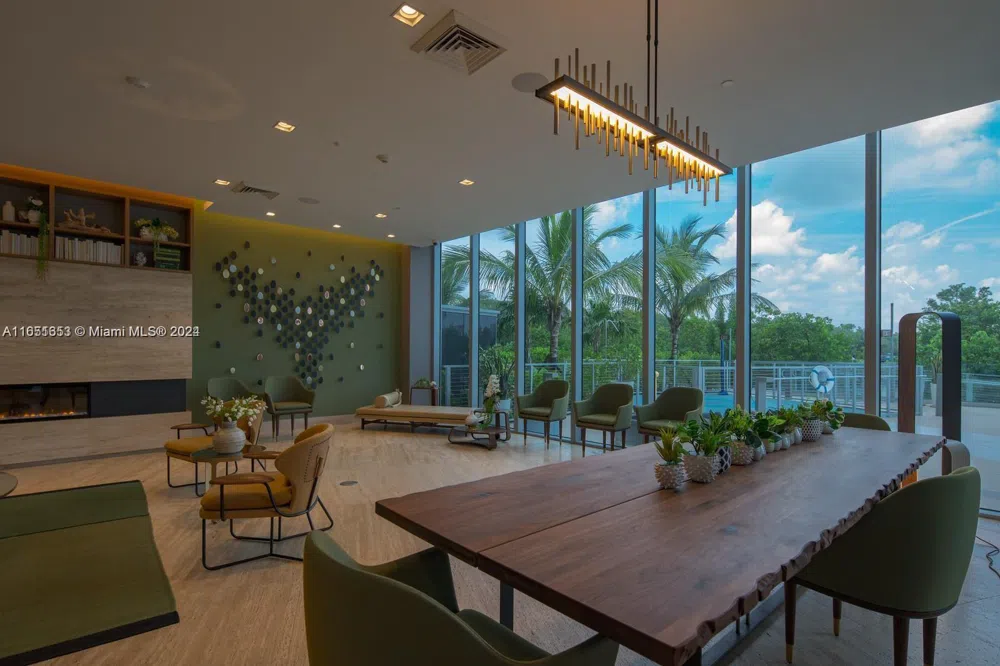 16385 Biscayne Blvd #1201 North Miami Beach, FL 33160