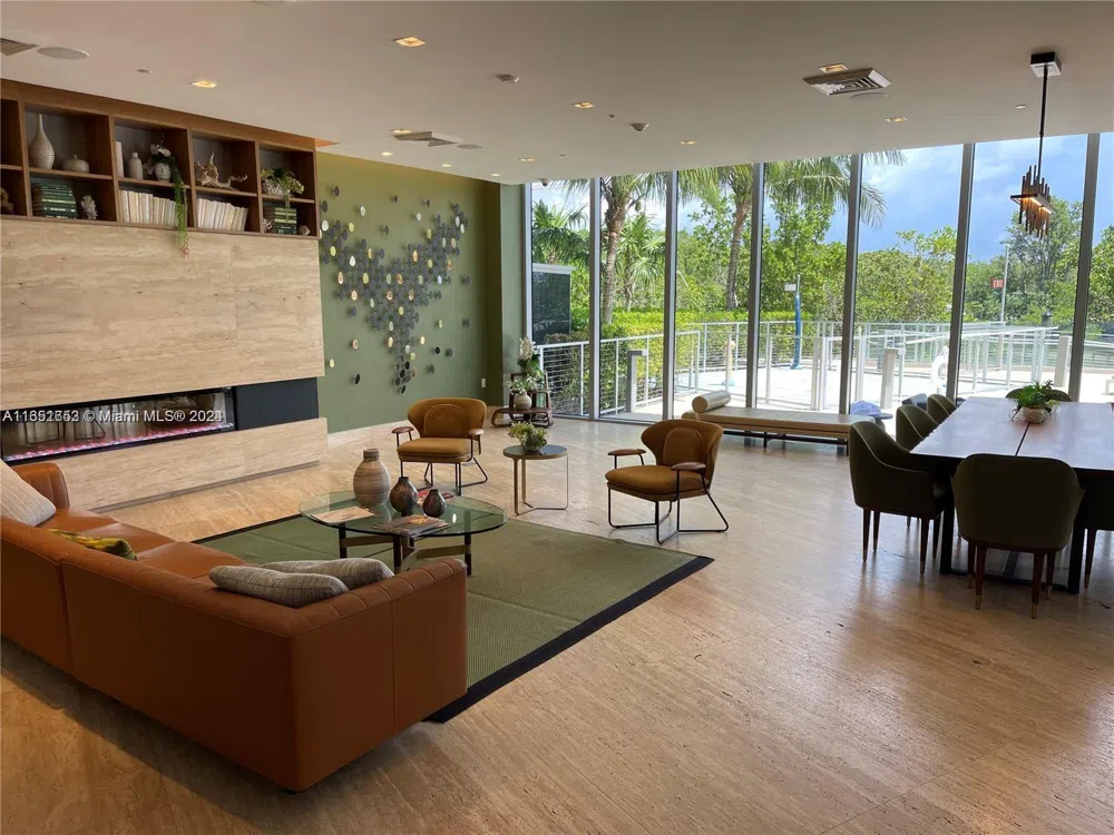 16385 Biscayne Blvd #1201 North Miami Beach, FL 33160