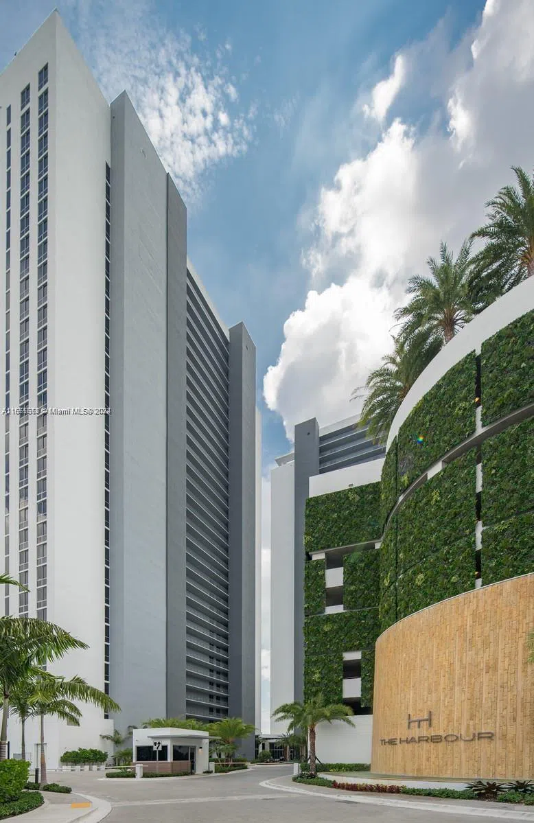 16385 Biscayne Blvd #1201 North Miami Beach, FL 33160