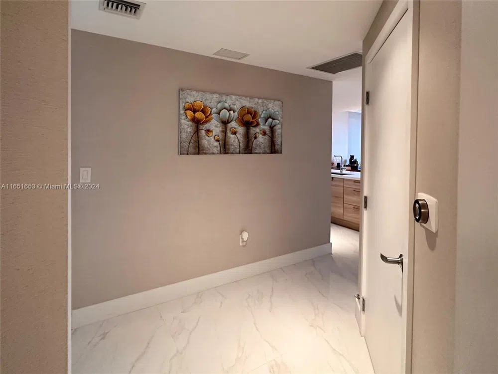 16385 Biscayne Blvd #1201 North Miami Beach, FL 33160
