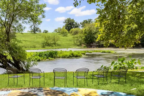 123 El Camino River Road
