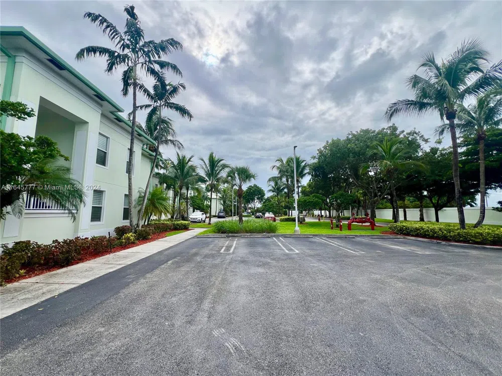5300 NW 87th Ave #1308 Doral, FL 33178