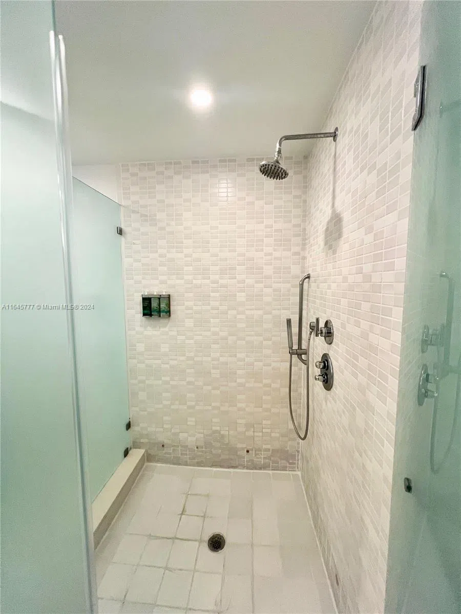 5300 NW 87th Ave #1308 Doral, FL 33178