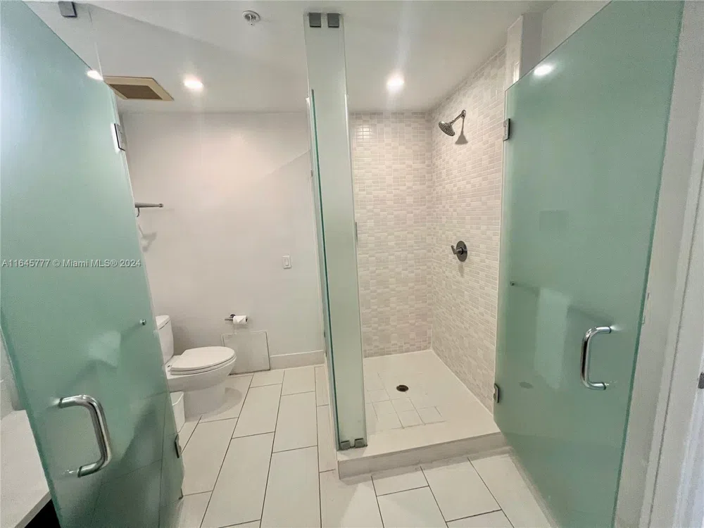 5300 NW 87th Ave #1308 Doral, FL 33178