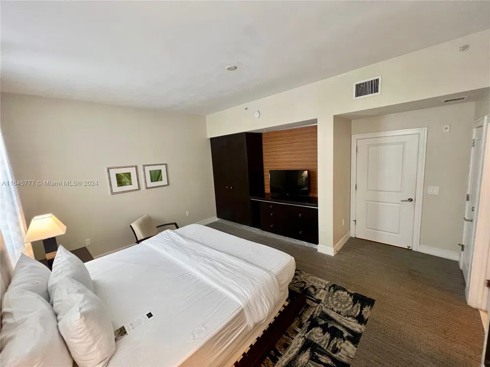 5300 NW 87th Ave #1308 Doral, FL 33178