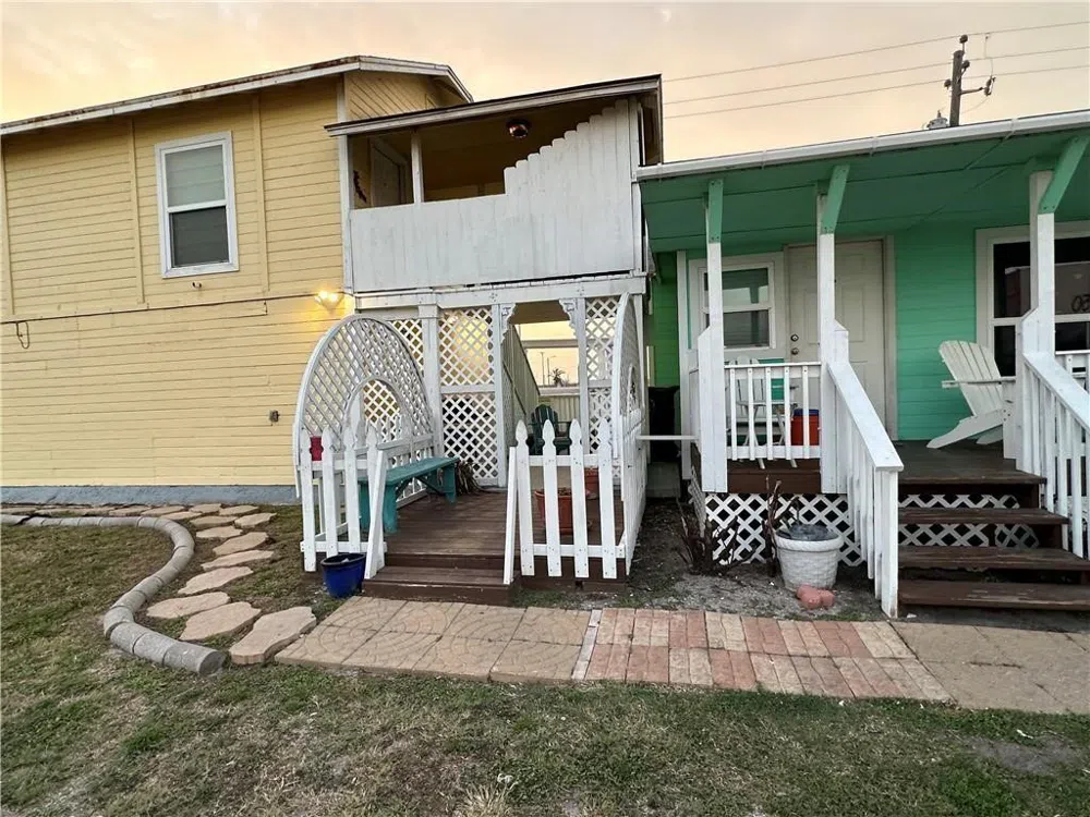 3302 Surfside Boulevard Corpus Christi, TX 78402