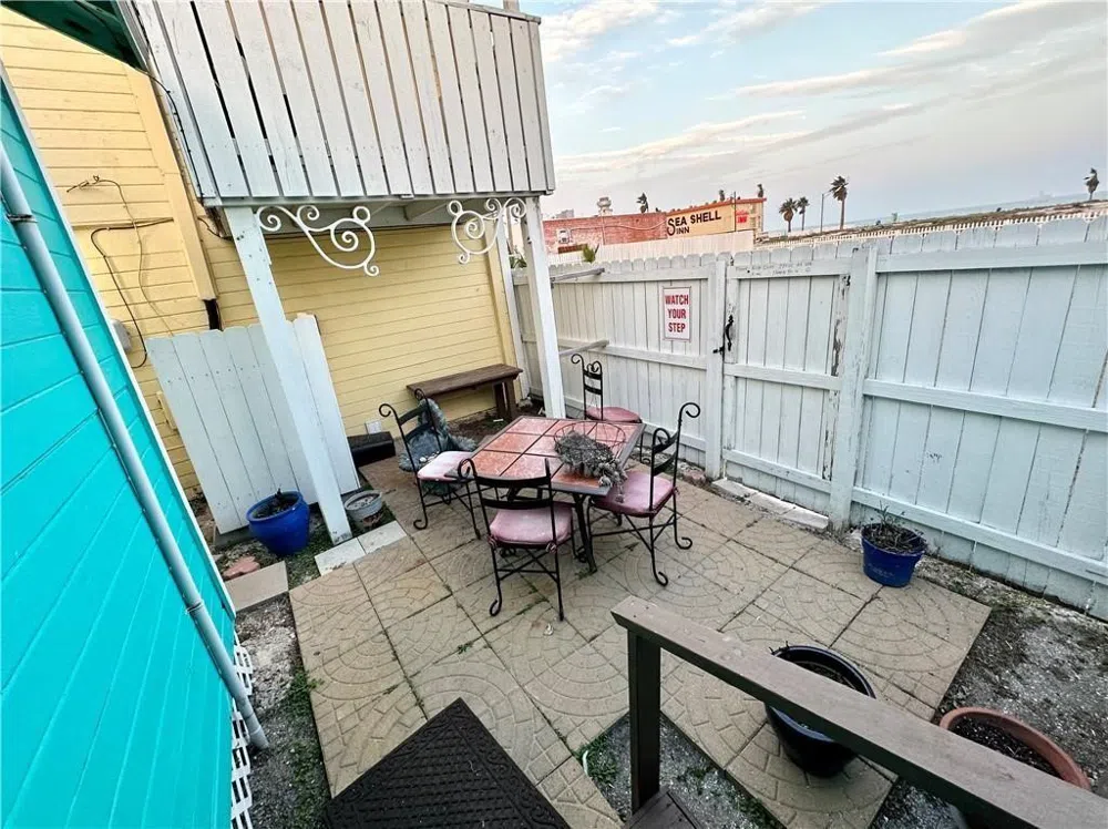 3302 Surfside Boulevard Corpus Christi, TX 78402