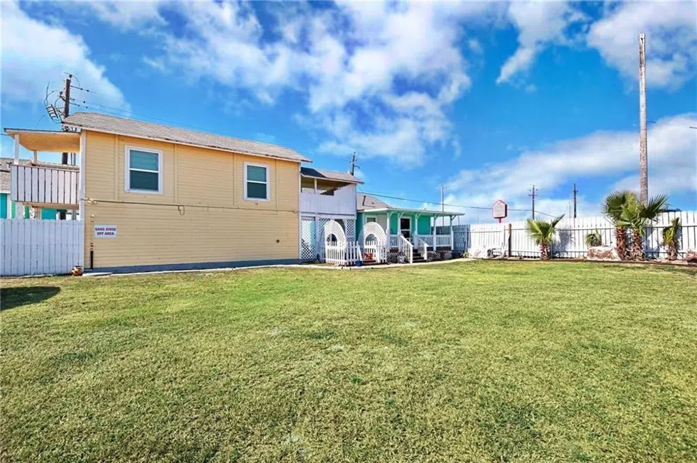 3302 Surfside Boulevard Corpus Christi, TX 78402