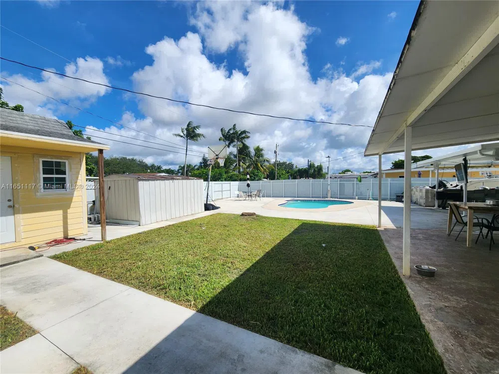 1025 NE 13th Ave Homestead, FL 33033