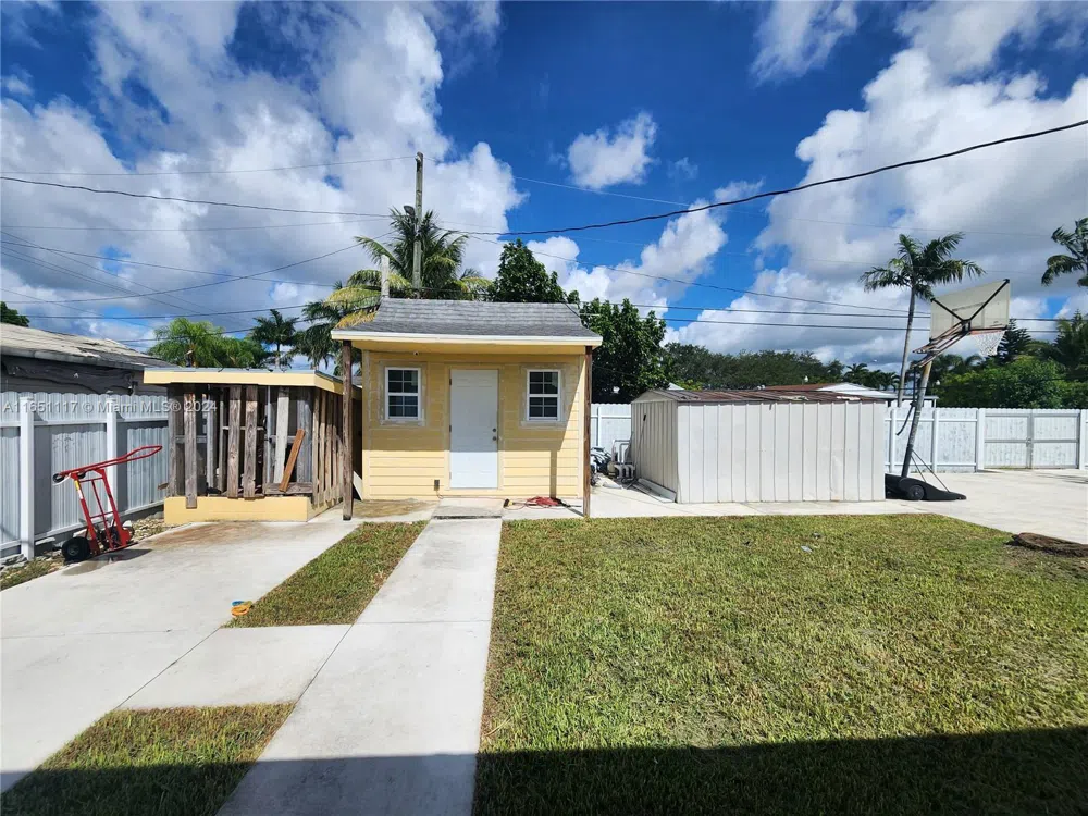1025 NE 13th Ave Homestead, FL 33033