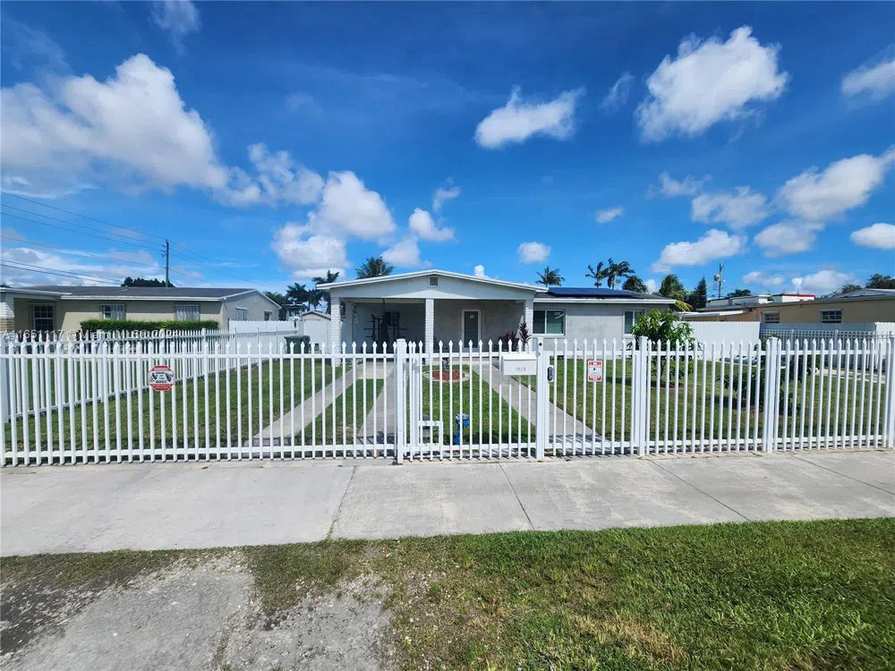 1025 NE 13th Ave Homestead, FL 33033