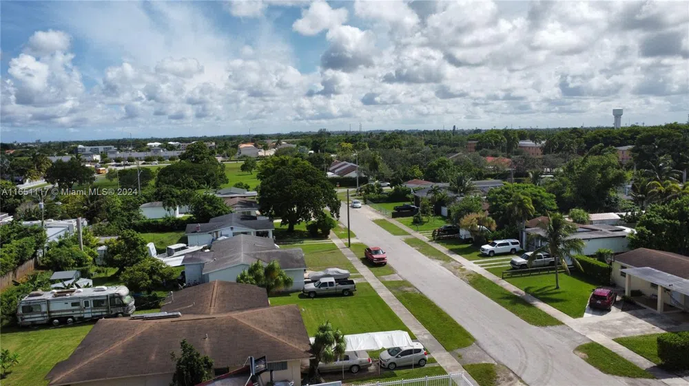 1025 NE 13th Ave Homestead, FL 33033