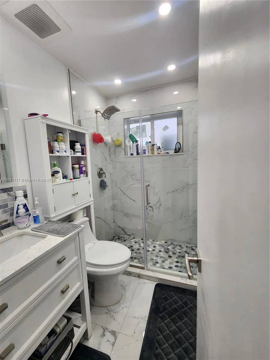 1025 NE 13th Ave Homestead, FL 33033