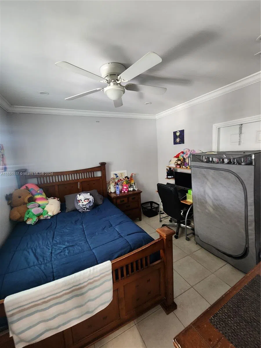 1025 NE 13th Ave Homestead, FL 33033