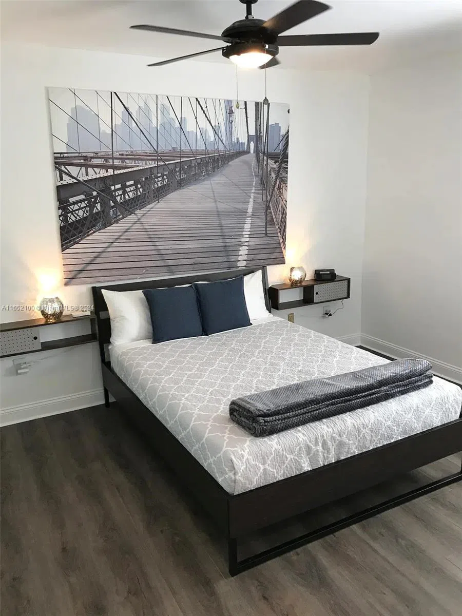 2615 Collins Ave #24 Miami Beach, FL 33140