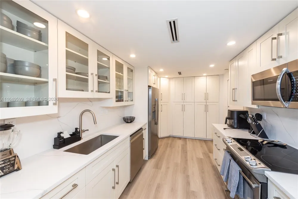 1111 Crandon Blvd #A306 Key Biscayne, FL 33149